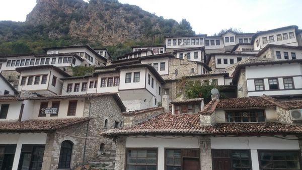 [新聞] 阿爾巴尼亞相當特別且特立獨行和鄰近接壤的國家相當不一樣